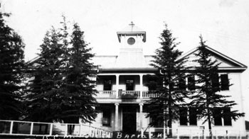 The RCMP barracks in Dawson City. Claude sent this photograph to Mary with the inscription: “My 'home' here where you almost visited.” While Claude and Mary obviously carried on their courtship by mail, none of their letters to each other from this time survive.