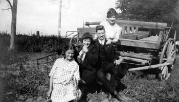 Elizabeth (Honey), Mary, Mark et Anna, vers 1914.