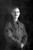 Portrait de Claude en uniforme, Mayo, 1933. 